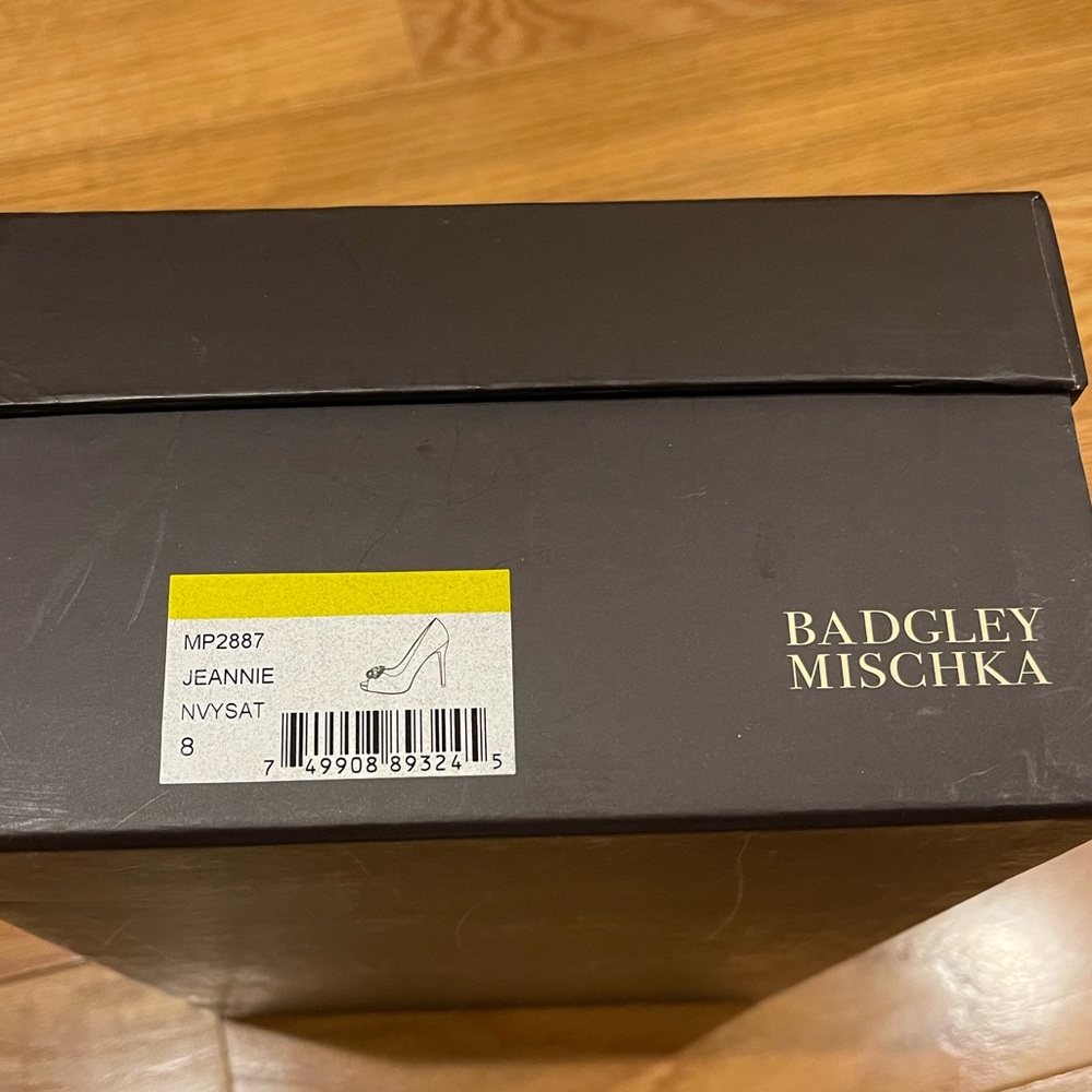 BADGLEY MISCHKA Jeannie Navy Satin platform pumps - Picture 9 of 11